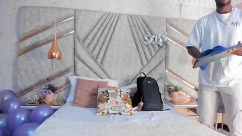 Snapshot of jamesparck chatting on 02-21-25, 07:21 James online show from 02-21-25, 07:21