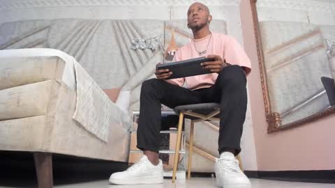 Snapshot of jamesparck chatting on 02-22-25, 11:35 James online show from 02-22-25, 11:35