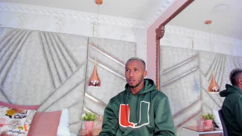 Snapshot of jamesparck chatting on 02-25-25, 12:34 James online show from 02-25-25, 12:34