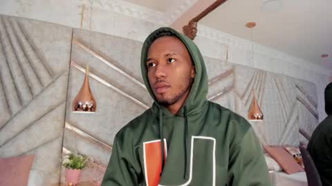 Snapshot of jamesparck chatting on 03-08-25, 12:20 James online show from 03-08-25, 12:20