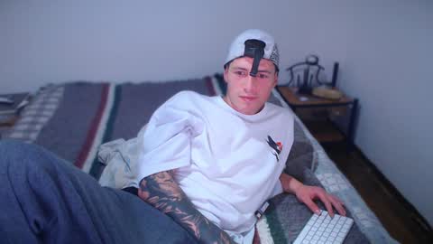 jamesss____ online show from 02-05-25, 06:04