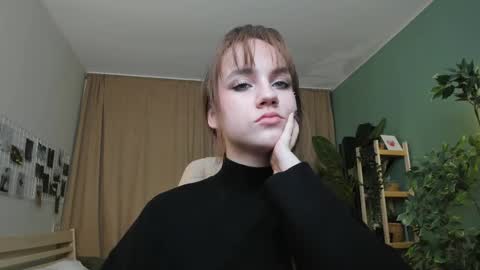 Snapshot of jamie_chung chatting on 12-05-25, 01:03 jamie_chung online show from 12-05-25, 01:03