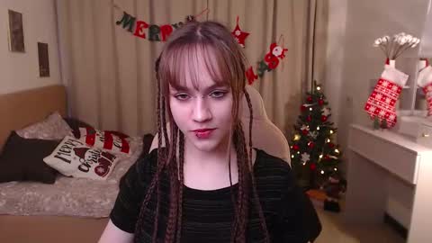 Snapshot of jamie_chung chatting on 12-20-25, 01:02 jamie_chung online show from 12-20-25, 01:02