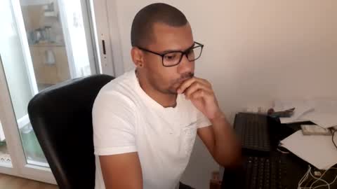 Snapshot of jamielonnas chatting on 10-02-25, 07:37 Jamie Lonnas online show from 10-02-25, 07:37