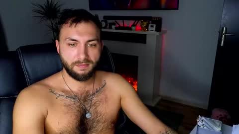 Snapshot of jamienoxus chatting on 11-28-25, 08:39 Robbie online show from 11-28-25, 08:39