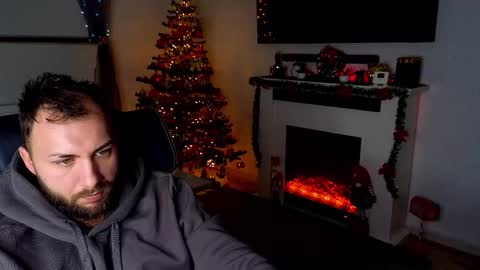 Snapshot of jamienoxus chatting on 12-20-25, 07:48 Robbie online show from 12-20-25, 07:48