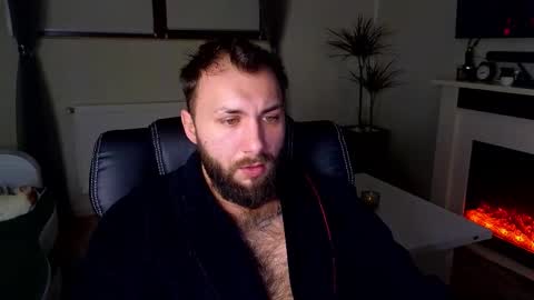 Snapshot of jamienoxus chatting on 02-12-26, 06:41 Robbie online show from 02-12-26, 06:41