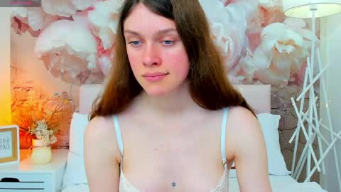 Snapshot of jane__brown chatting on 05-20-26, 12:22 Jane online show from 05-20-26, 12:22