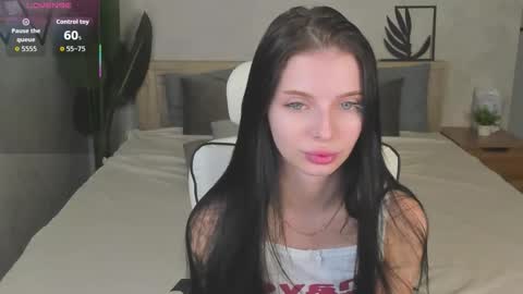 Eva online show from 11-28-25, 11:07