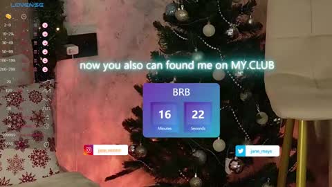 Snapshot of jane_meys chatting on 12-28-24, 11:19 your kitty JANE roawww online show from 12-28-24, 11:19