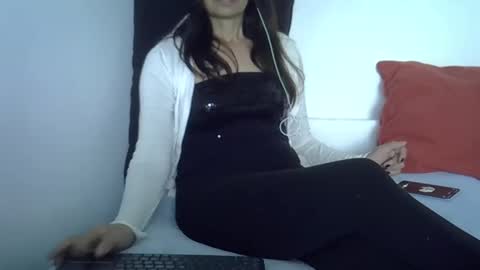 Snapshot of janehotmilf chatting on 03-01-25, 10:13 janehotmilf online show from 03-01-25, 10:13