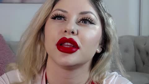 Janelle Brown online show from 12-04-24, 05:33