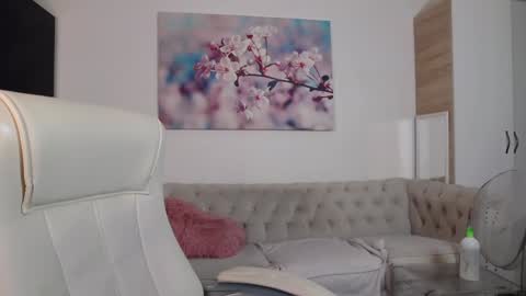 Janelle Brown online show from 12-14-24, 02:31