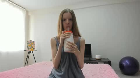 JaneLong online show from 09-19-25, 08:05