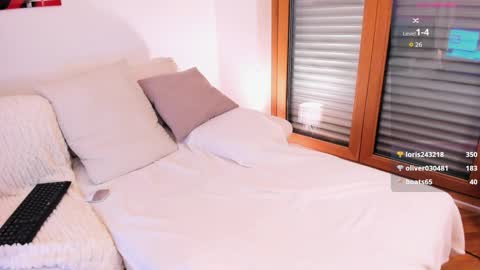 Snapshot of janelyrne chatting on 12-13-25, 07:53 JaneLyrne online show from 12-13-25, 07:53