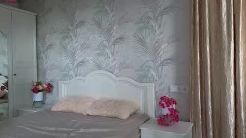 Snapshot of janepuff chatting on 11-20-25, 08:25 janepuff online show from 11-20-25, 08:25