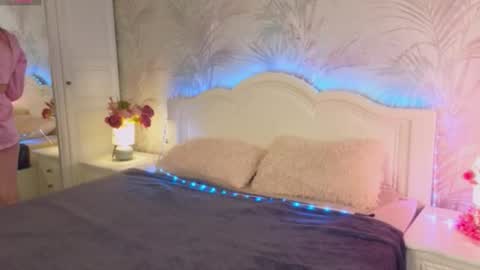 Snapshot of janepuff chatting on 11-21-25, 06:34 janepuff online show from 11-21-25, 06:34