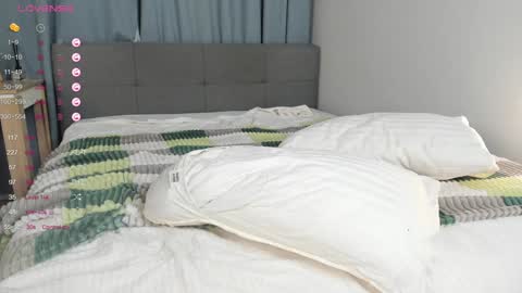 Snapshot of janetfletcher chatting on 01-26-25, 02:19 janetfletcher online show from 01-26-25, 02:19