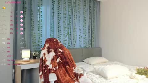 Snapshot of janetfletcher chatting on 02-10-25, 10:42 janetfletcher online show from 02-10-25, 10:42