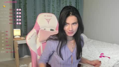 Snapshot of janetfletcher chatting on 02-18-25, 02:27 janetfletcher online show from 02-18-25, 02:27