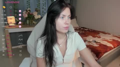 Snapshot of janetfletcher chatting on 10-26-25, 11:49 janetfletcher online show from 10-26-25, 11:49