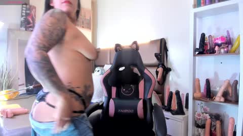 Janette online show from 02-01-25, 03:30