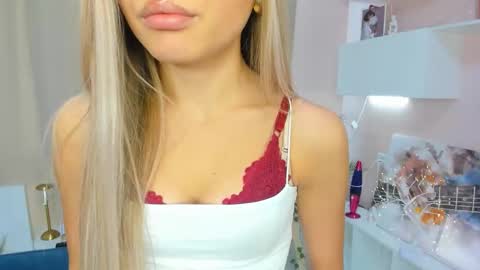 Hi Im Alice and here youll find something online show from 10-03-25, 07:05