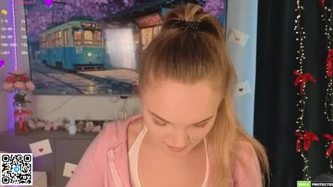 Hi Im Alice and here youll find something online show from 04-11-26, 07:45