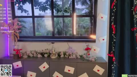 Hi Im Alice and here youll find something online show from 04-25-26, 01:41