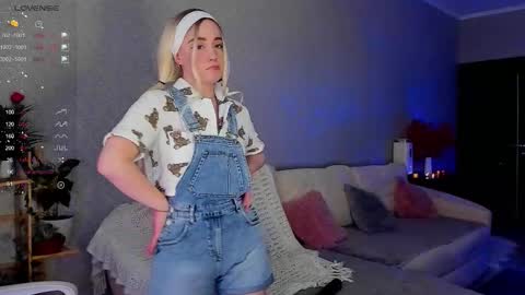 Snapshot of janice_sweet chatting on 10-08-25, 02:20 Janice online show from 10-08-25, 02:20