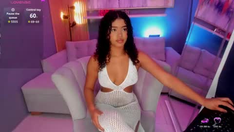 Snapshot of janinne_lu chatting on 05-28-26, 11:29 Janinne online show from 05-28-26, 11:29