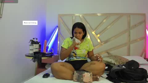 Snapshot of janna_foxx chatting on 11-21-25, 02:43 Janna online show from 11-21-25, 02:43