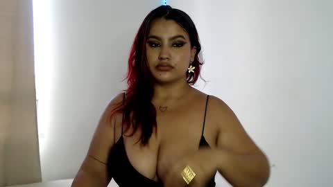 Snapshot of janne_1 chatting on 01-12-25, 09:51 Janne  online show from 01-12-25, 09:51