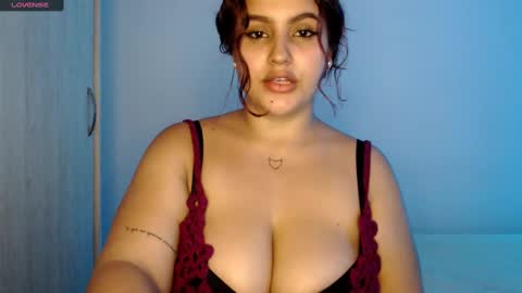 Snapshot of janne_1 chatting on 02-26-25, 11:37 Janne  online show from 02-26-25, 11:37