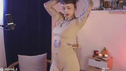   jmaybe e online show from 12-14-24, 02:31