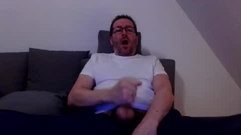 Snapshot of jannis_37 chatting on 11-12-25, 06:19 jannis_37 online show from 11-12-25, 06:19