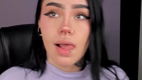 Snapshot of jas_miin chatting on 09-25-25, 02:15 Maria online show from 09-25-25, 02:15