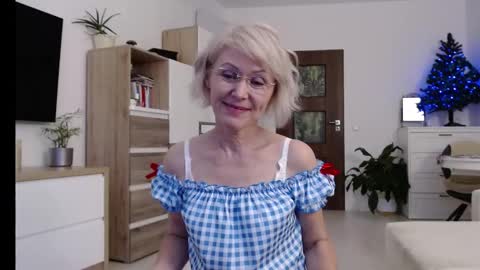 Snapshot of jasmin18v chatting on 12-05-24, 02:33 Jasmin room for people 40 online show from 12-05-24, 02:33