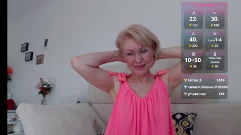 Snapshot of jasmin18v chatting on 03-04-25, 01:59 Jasmin room for people 40 online show from 03-04-25, 01:59