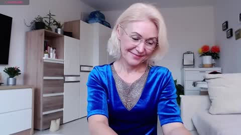 Snapshot of jasmin18v chatting on 11-18-25, 11:25 Jasmin room for people 40 online show from 11-18-25, 11:25
