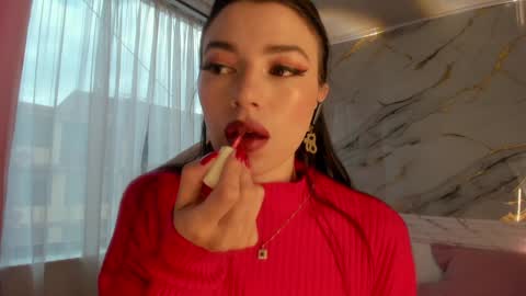 Snapshot of jasmine_hyper_1 chatting on 12-21-24, 02:15 Jas online show from 12-21-24, 02:15