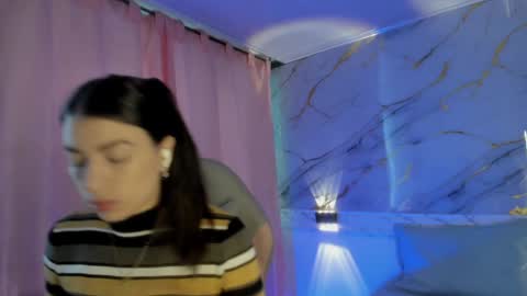 Snapshot of jasmine_hyper_1 chatting on 01-20-25, 01:53 Jas online show from 01-20-25, 01:53