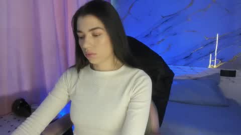 Snapshot of jasmine_hyper_1 chatting on 02-15-25, 03:06 Jas online show from 02-15-25, 03:06