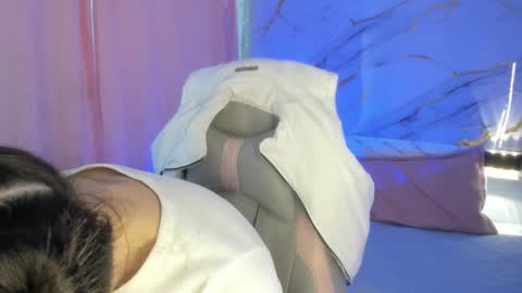 Snapshot of jasmine_hyper_1 chatting on 02-28-25, 06:31 Jas online show from 02-28-25, 06:31