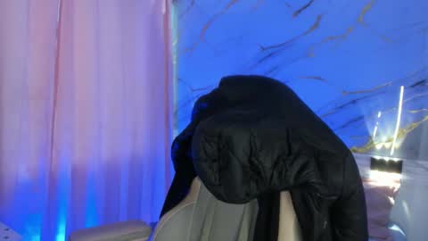 Snapshot of jasmine_hyper_1 chatting on 03-04-25, 03:04 Jas online show from 03-04-25, 03:04