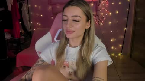 Snapshot of jasmine_ur_princess chatting on 03-12-26, 06:52 jasmine_ur_princess online show from 03-12-26, 06:52