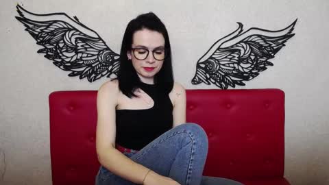 Snapshot of jasminekouch chatting on 02-07-25, 09:15 JasmineKouch online show from 02-07-25, 09:15