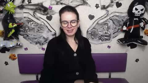 Snapshot of jasminekouch chatting on 10-18-25, 05:57 JasmineKouch online show from 10-18-25, 05:57