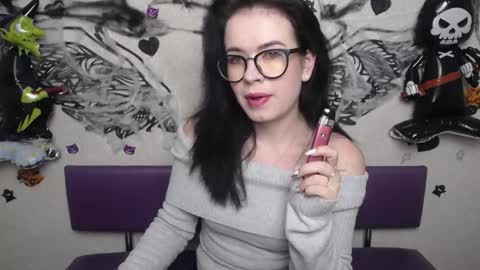 Snapshot of jasminekouch chatting on 10-25-25, 05:15 JasmineKouch online show from 10-25-25, 05:15