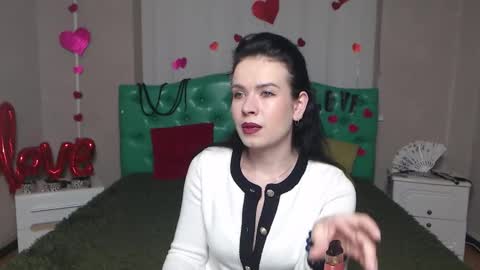 Snapshot of jasminekouch chatting on 11-26-25, 06:25 JasmineKouch online show from 11-26-25, 06:25